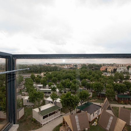 Hotel Crown Rimini Bagian luar foto