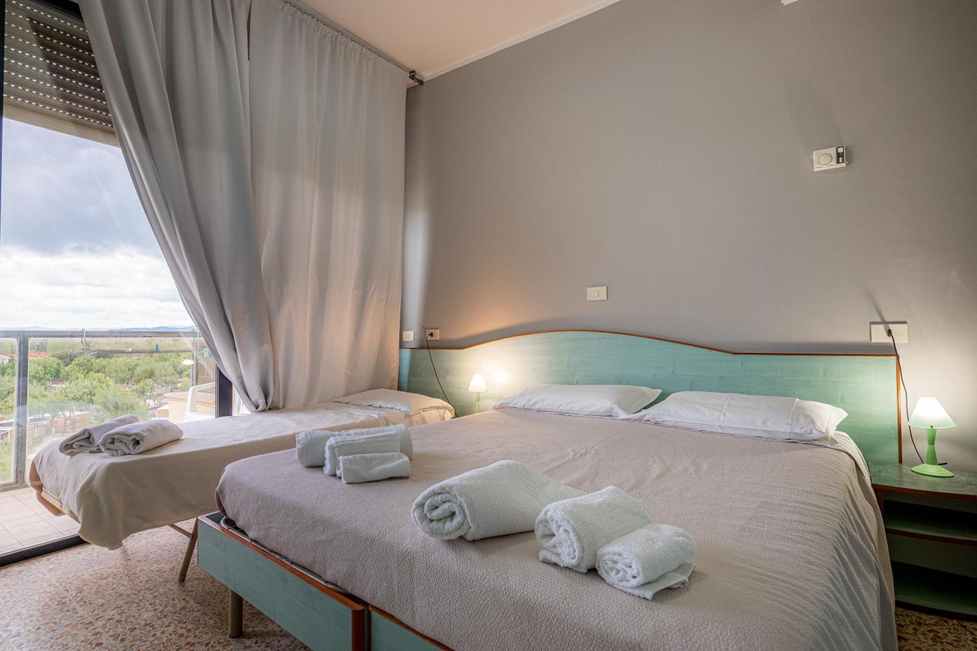 Hotel Crown Rimini Bagian luar foto