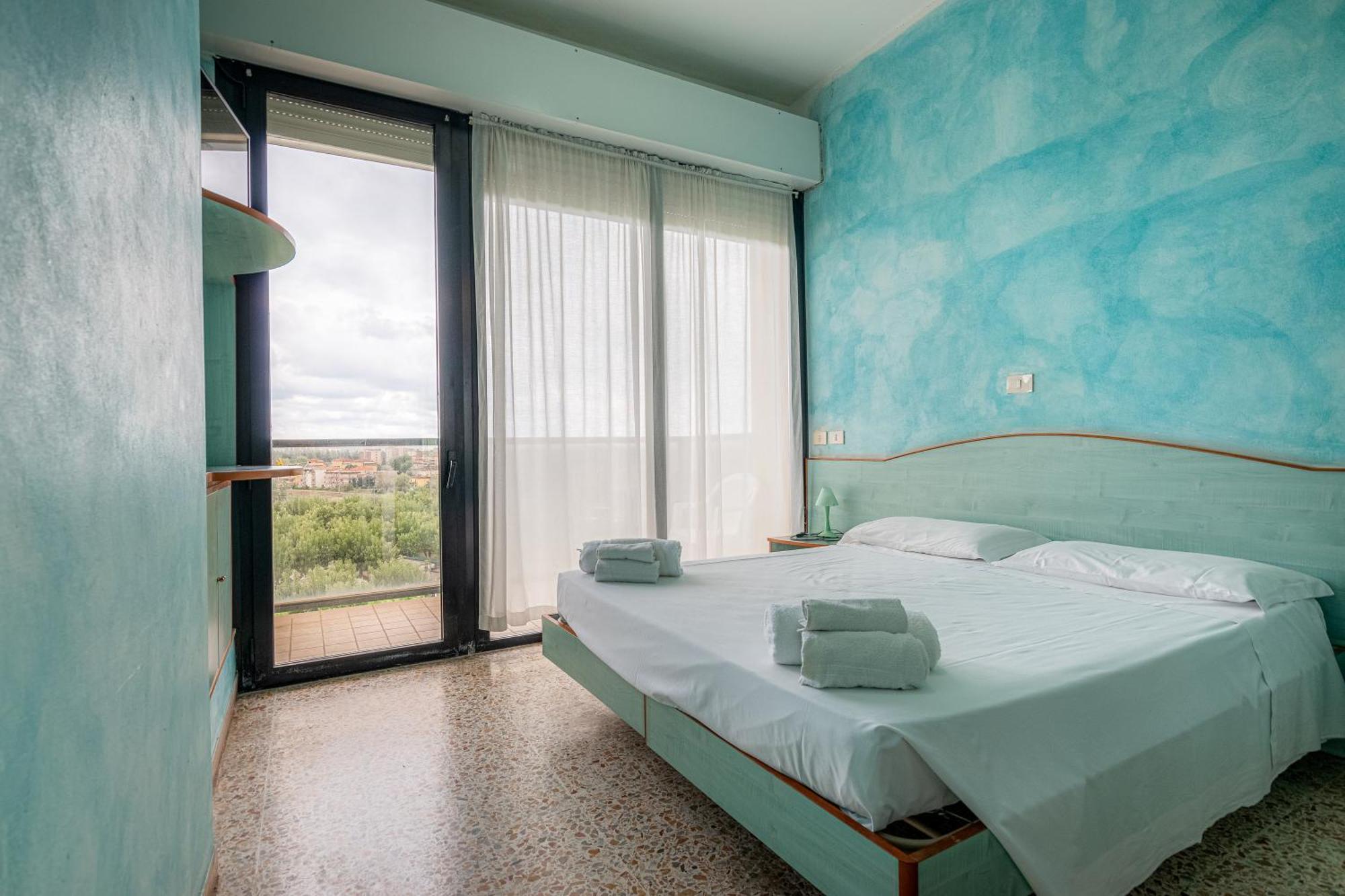 Hotel Crown Rimini Bagian luar foto